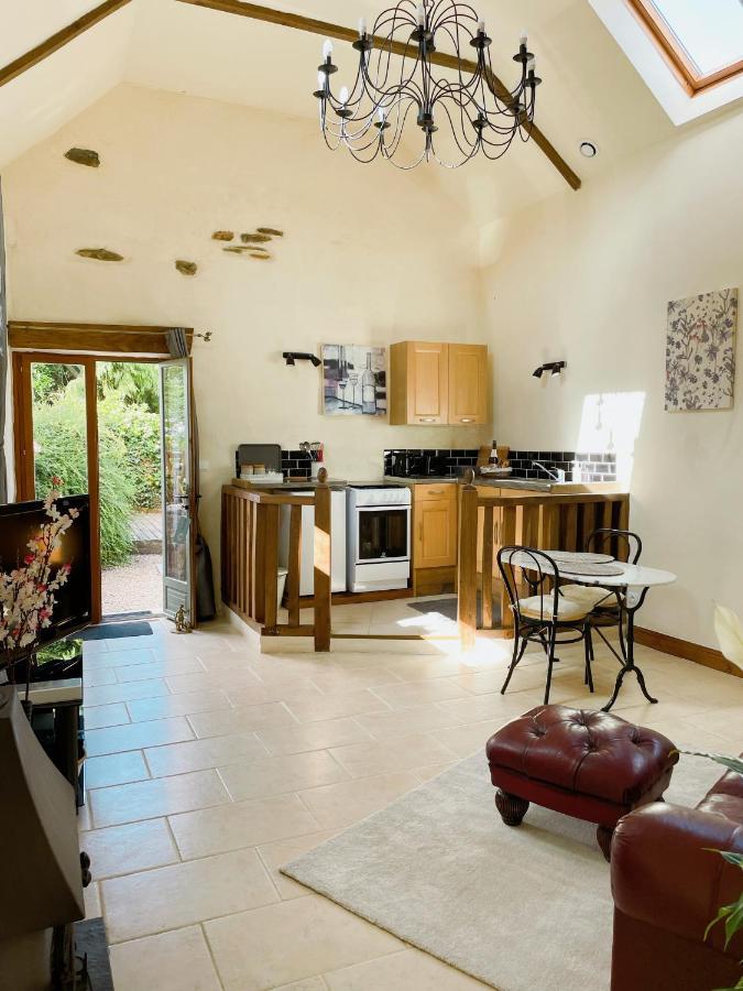The Lotus. Romantic, Rural Hideaway Near Huelgoat Loqueffret Bagian luar foto